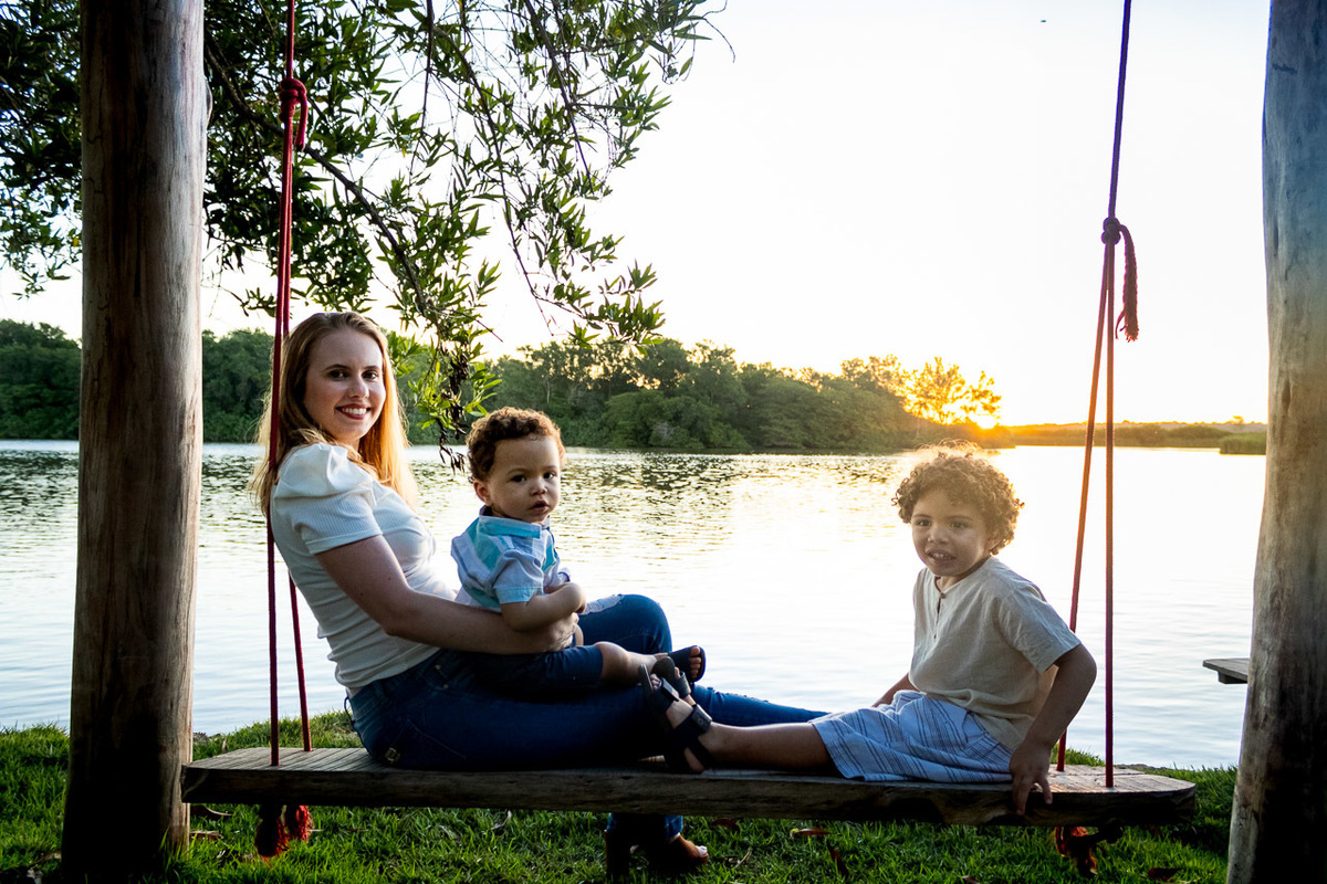 abraço na alma, alan smyth, ensaio dia das maes, mae de menino, ensaio de familia, ensaio de familia sao mateus, familia, familia santuario da vida, familia unida, fotografia afetiva, fotografo afetivo, fotografo em sao mateus es, foto meleiras sao mateus