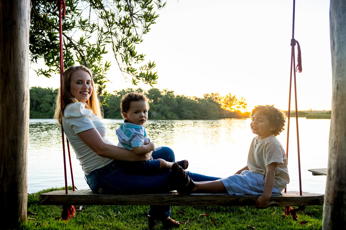 abraço na alma, alan smyth, ensaio dia das maes, mae de menino, ensaio de familia, ensaio de familia sao mateus, familia, familia santuario da vida, familia unida, fotografia afetiva, fotografo afetivo, fotografo em sao mateus es, foto meleiras sao mateus