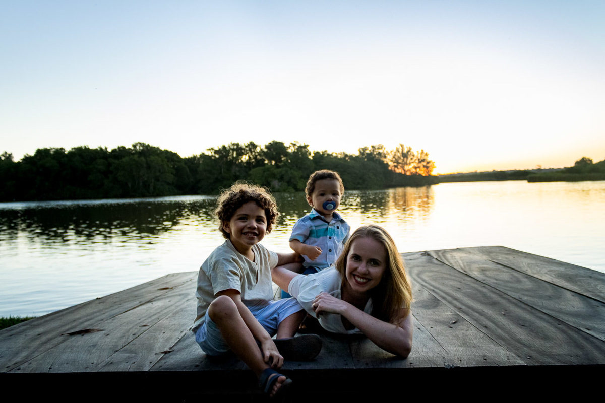 abraço na alma, alan smyth, ensaio dia das maes, mae de menino, ensaio de familia, ensaio de familia sao mateus, familia, familia santuario da vida, familia unida, fotografia afetiva, fotografo afetivo, fotografo em sao mateus es, foto meleiras sao mateus