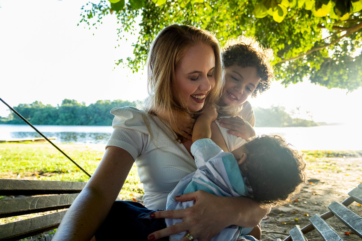 abraço na alma, alan smyth, ensaio dia das maes, mae de menino, ensaio de familia, ensaio de familia sao mateus, familia, familia santuario da vida, familia unida, fotografia afetiva, fotografo afetivo, fotografo em sao mateus es, foto meleiras sao mateus