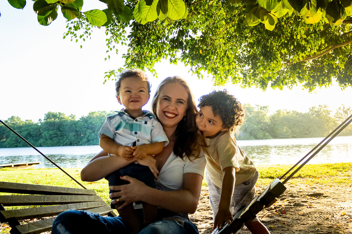 abraço na alma, alan smyth, ensaio dia das maes, mae de menino, ensaio de familia, ensaio de familia sao mateus, familia, familia santuario da vida, familia unida, fotografia afetiva, fotografo afetivo, fotografo em sao mateus es, foto meleiras sao mateus