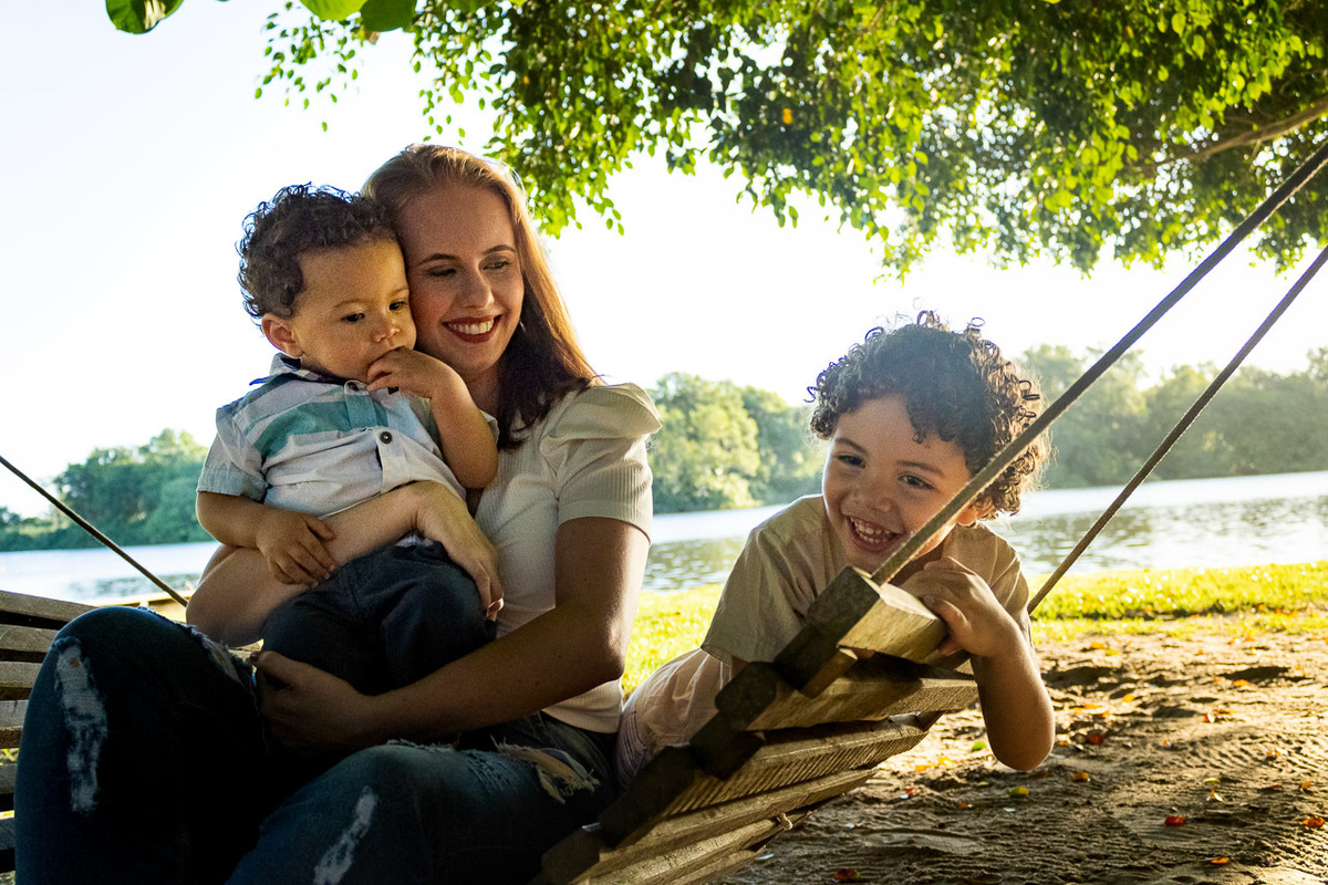 abraço na alma, alan smyth, ensaio dia das maes, mae de menino, ensaio de familia, ensaio de familia sao mateus, familia, familia santuario da vida, familia unida, fotografia afetiva, fotografo afetivo, fotografo em sao mateus es, foto meleiras sao mateus