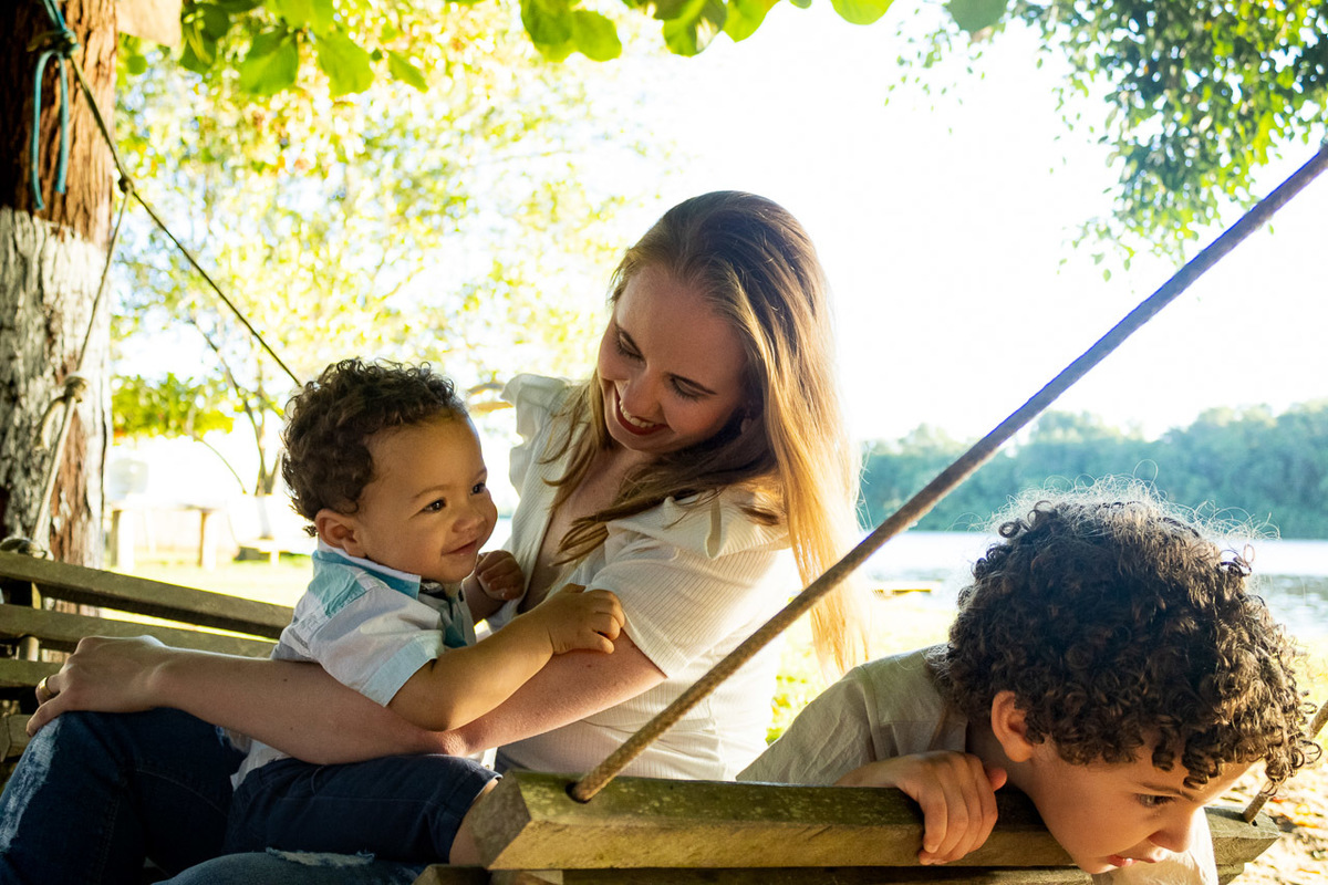 abraço na alma, alan smyth, ensaio dia das maes, mae de menino, ensaio de familia, ensaio de familia sao mateus, familia, familia santuario da vida, familia unida, fotografia afetiva, fotografo afetivo, fotografo em sao mateus es, foto meleiras sao mateus