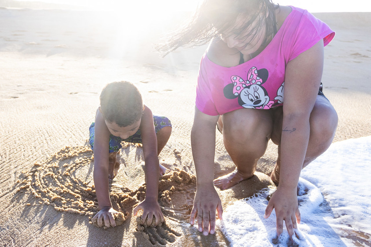 abraço na alma, alan smyth, ensaio dia das maes, mae de menino, ensaio de familia, ensaio de familia sao mateus, fotografia afetiva, fotografo afetivo, fotografo em sao mateus es, fotografo es, mae e filho, fotografo em guriri, onde fotografar em guriri