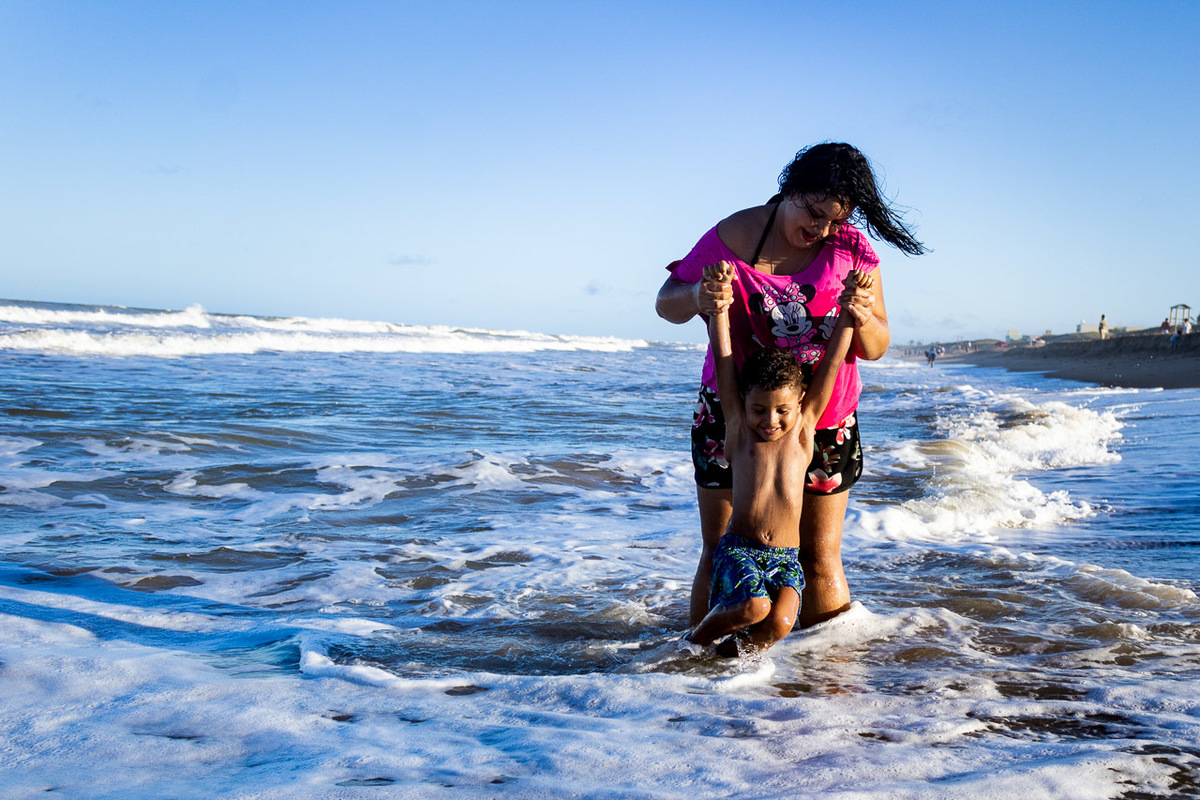 abraço na alma, alan smyth, ensaio dia das maes, mae de menino, ensaio de familia, ensaio de familia sao mateus, fotografia afetiva, fotografo afetivo, fotografo em sao mateus es, fotografo es, mae e filho, fotografo em guriri, onde fotografar em guriri