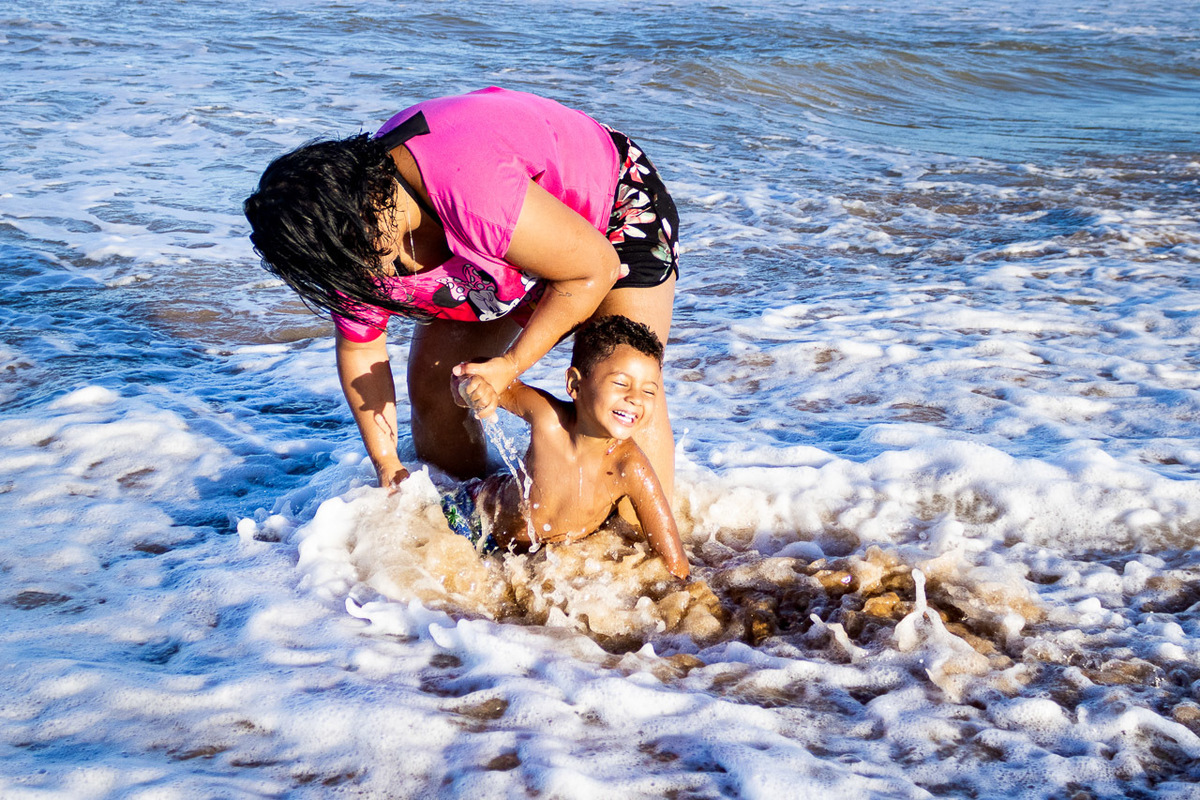 abraço na alma, alan smyth, ensaio dia das maes, mae de menino, ensaio de familia, ensaio de familia sao mateus, fotografia afetiva, fotografo afetivo, fotografo em sao mateus es, fotografo es, mae e filho, fotografo em guriri, onde fotografar em guriri