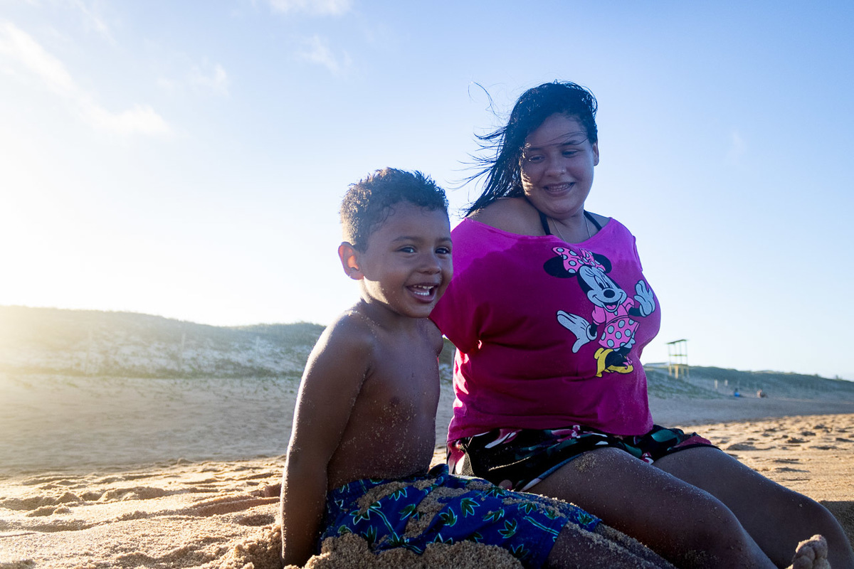 abraço na alma, alan smyth, ensaio dia das maes, mae de menino, ensaio de familia, ensaio de familia sao mateus, fotografia afetiva, fotografo afetivo, fotografo em sao mateus es, fotografo es, mae e filho, fotografo em guriri, onde fotografar em guriri