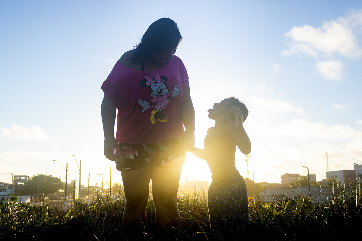 abraço na alma, alan smyth, ensaio dia das maes, mae de menino, ensaio de familia, ensaio de familia sao mateus, fotografia afetiva, fotografo afetivo, fotografo em sao mateus es, fotografo es, mae e filho, fotografo em guriri, onde fotografar em guriri