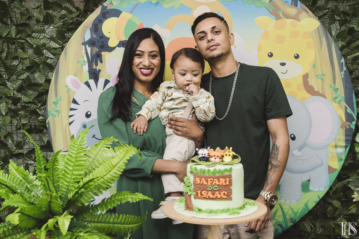 Foto de família na mesa do bolo - fotografa em sbc