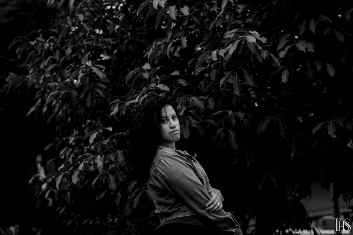 Foto preto e branco de mulher