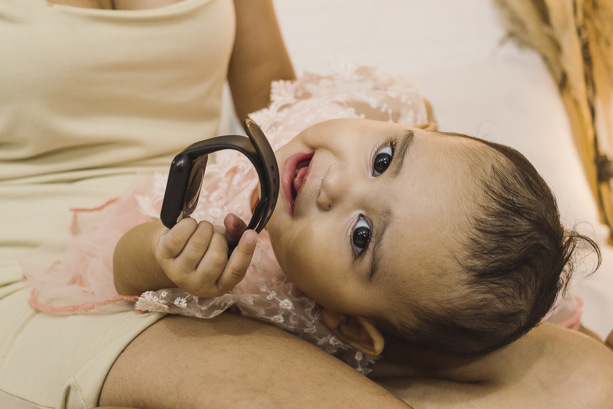 Foto de bebê em ensaio de mãe e filha