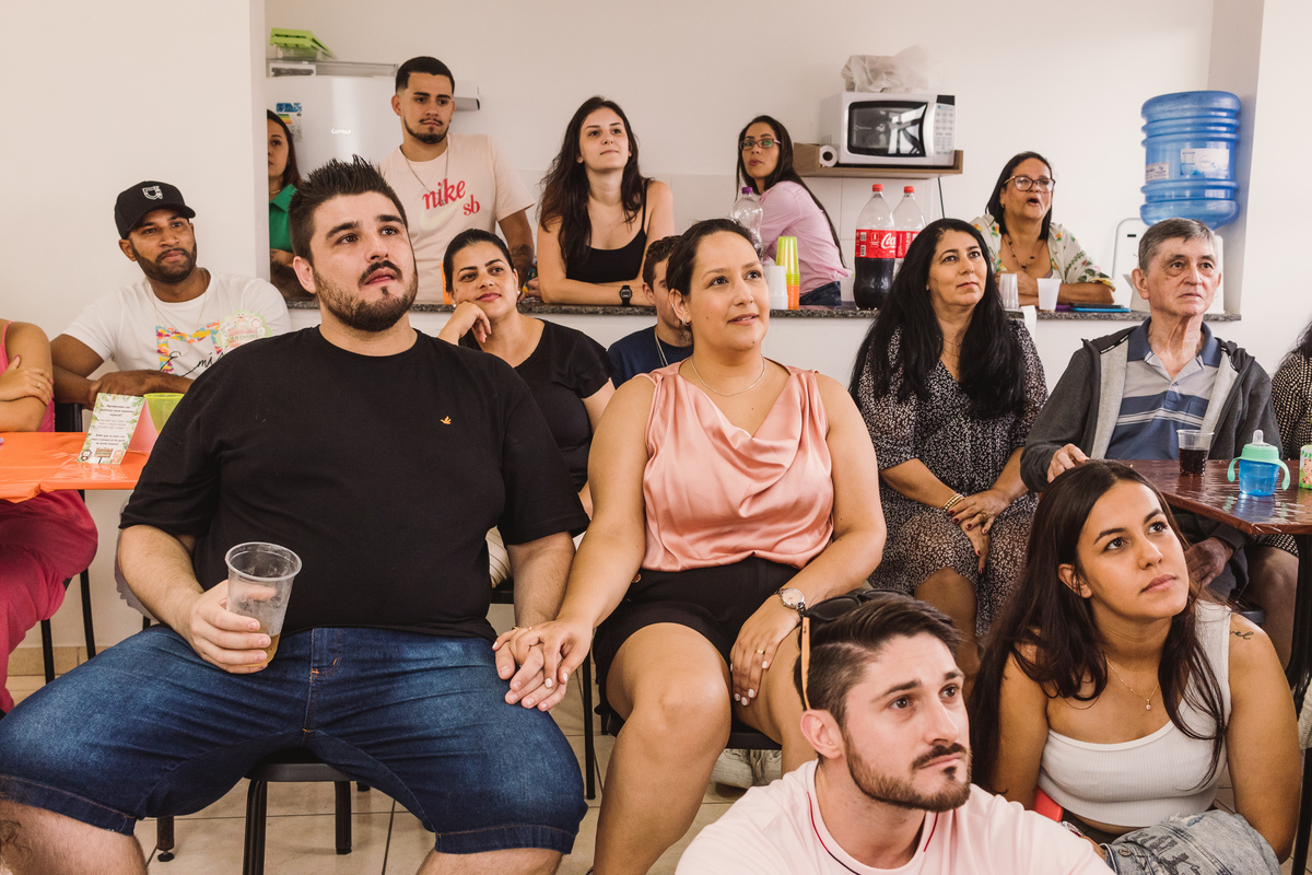 familia vendo retrospectiva festa infantil - Fotografa em sbc santo andré abc