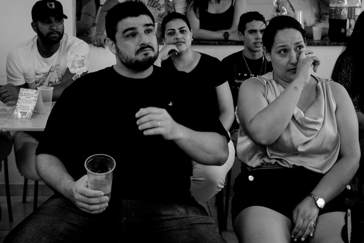 foto preto e branco pais emocionados festa infantil - Fotografa em sbc santo andré abc