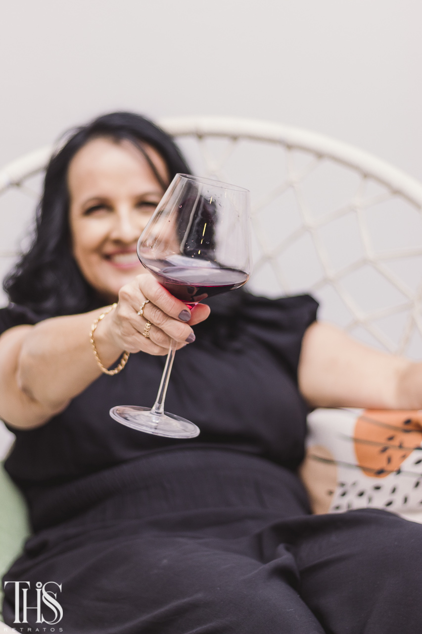 Foto de mulher com vinho