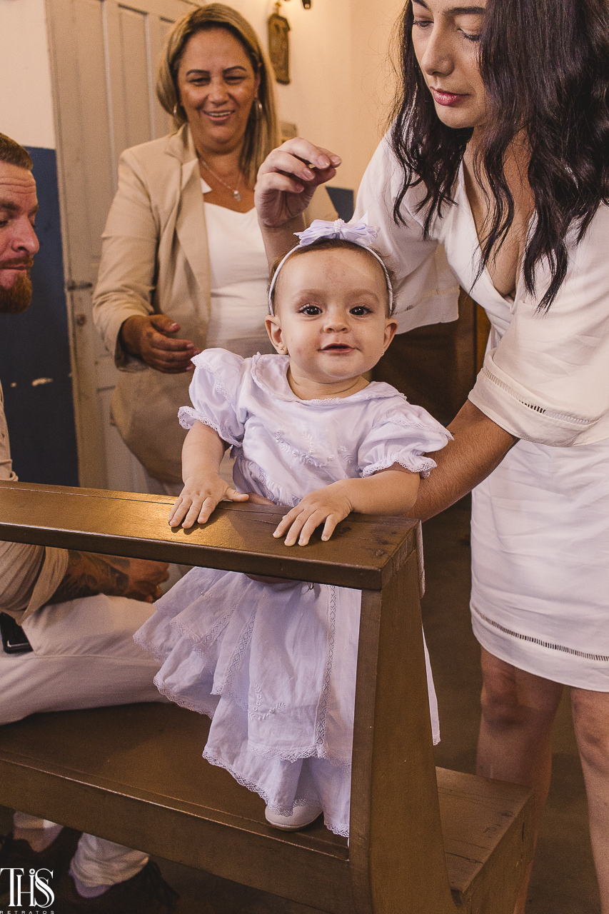 Bebê olhando para a câmera - Fotografa em SBC