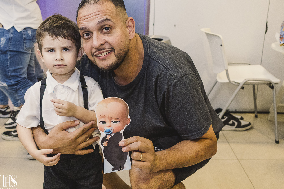Pai e filho fazendo pose - Fotografa em SBC