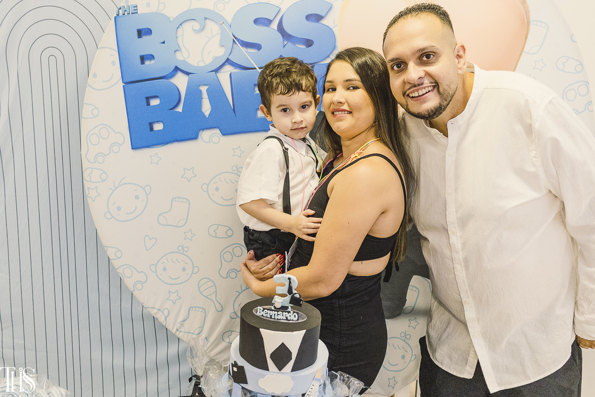 Família na mesa do bolo - Fotografa em SBC