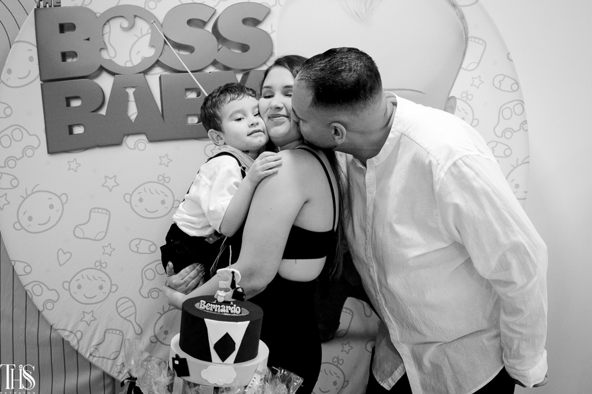 Família na mesa do bolo - Fotografa em SBC