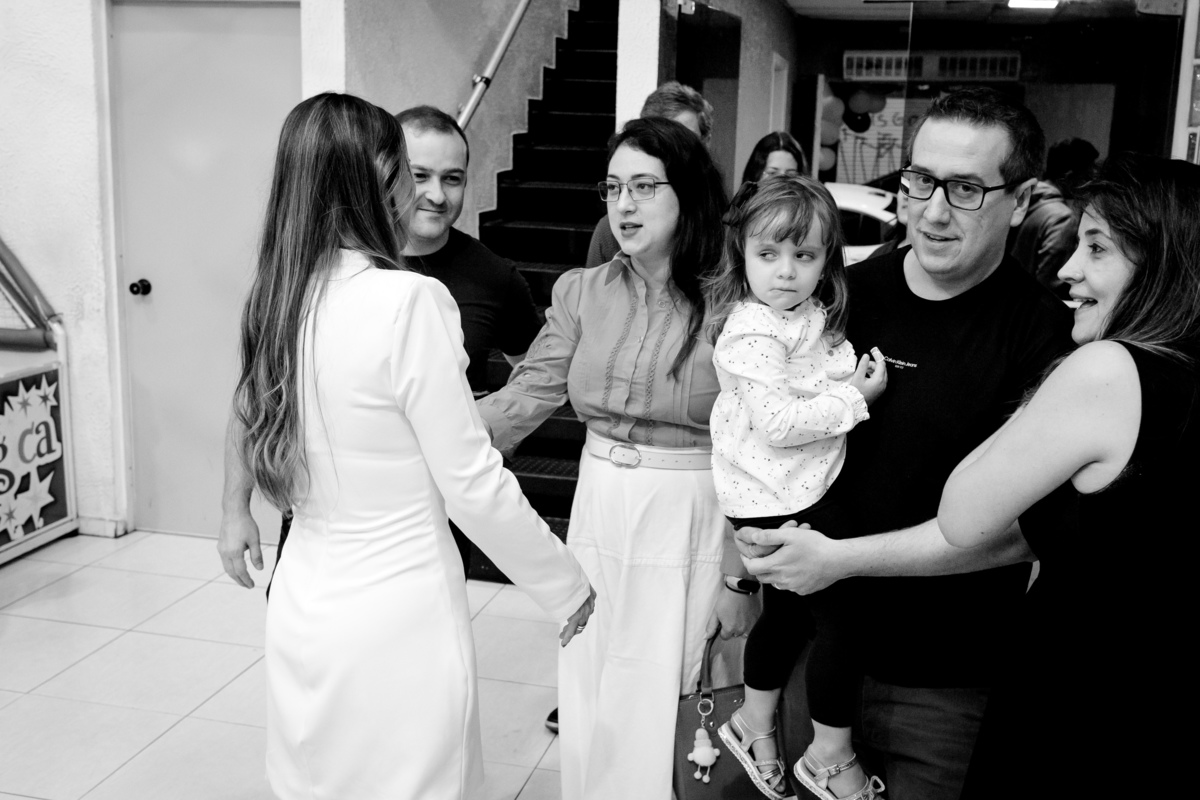 convidados e aniversariante me foto preto e branco -Fotografa em SBC