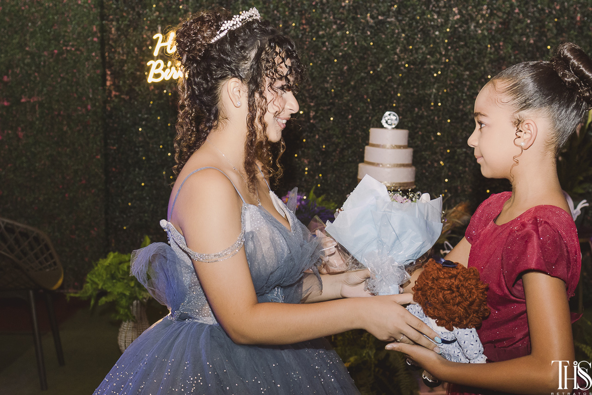 debutante com irmã em festa de 15 anos - fotografa em sbc sp