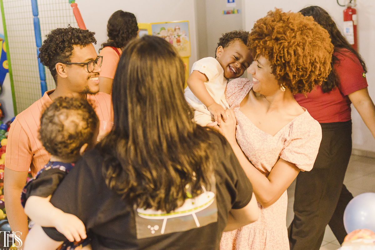 convidados rindo em festa infantil - fotografa em sp sbc