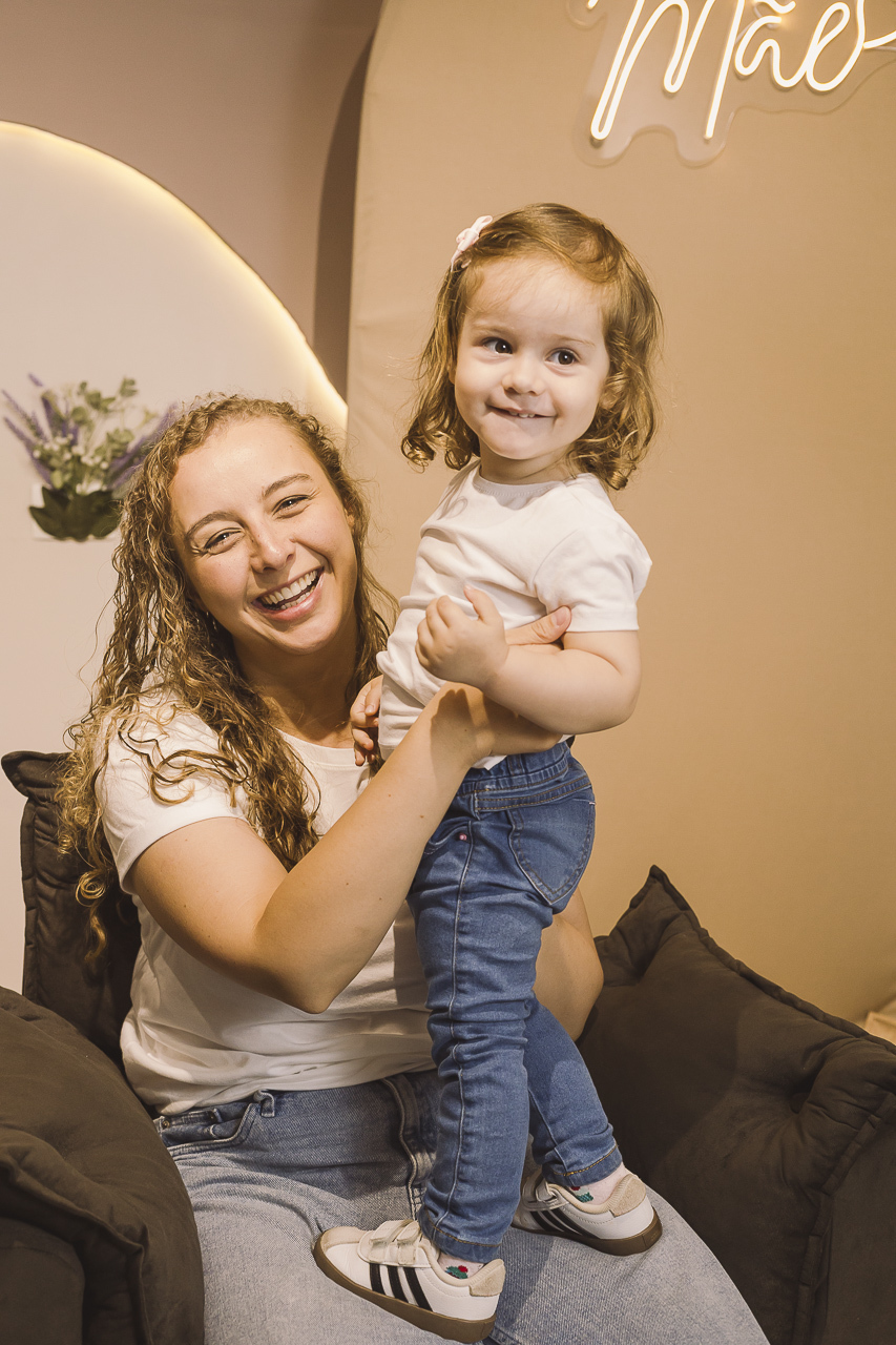 mãe e filha pequena ensaio dia das mães - fotografa em sp sbc