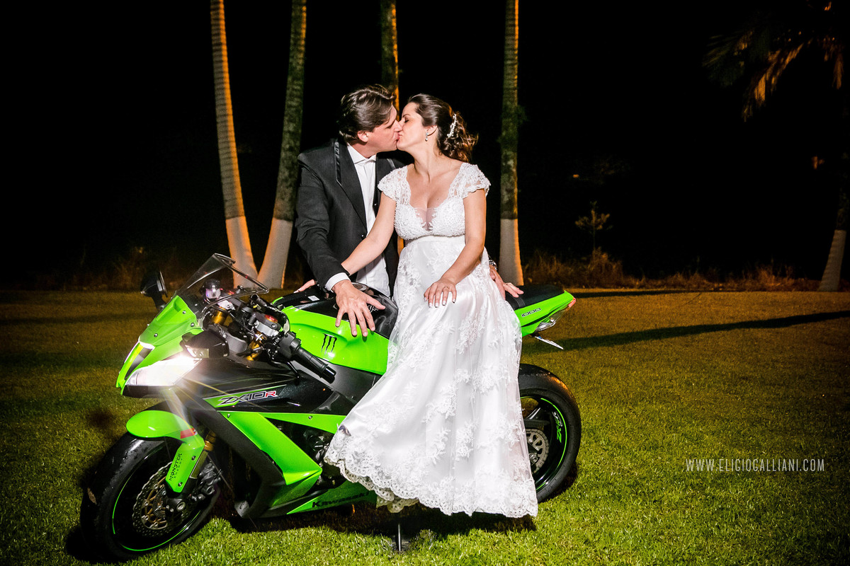 casamento-eventos-blumenau-bolo-de-casamento-bride-casamento-corupa-familia-festa-fotografo-jaragua-do-sul-guaramirim-joinville-fotografia-noivos-pomerode-santa-catarina-vestido-de-festa-wedding-evento-arlivre-decoracao-cerimonial