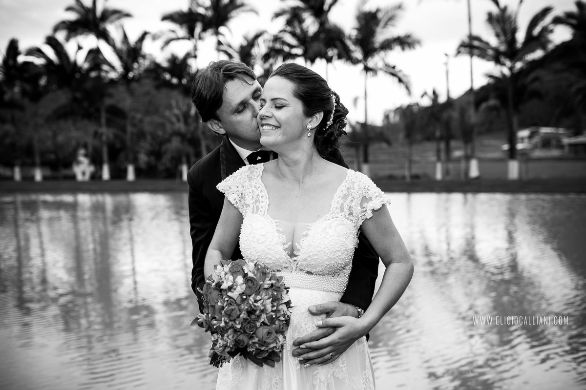 casamento-eventos-blumenau-bolo-de-casamento-bride-casamento-corupa-familia-festa-fotografo-jaragua-do-sul-guaramirim-joinville-fotografia-noivos-pomerode-santa-catarina-vestido-de-festa-wedding-evento-arlivre-decoracao-cerimonial