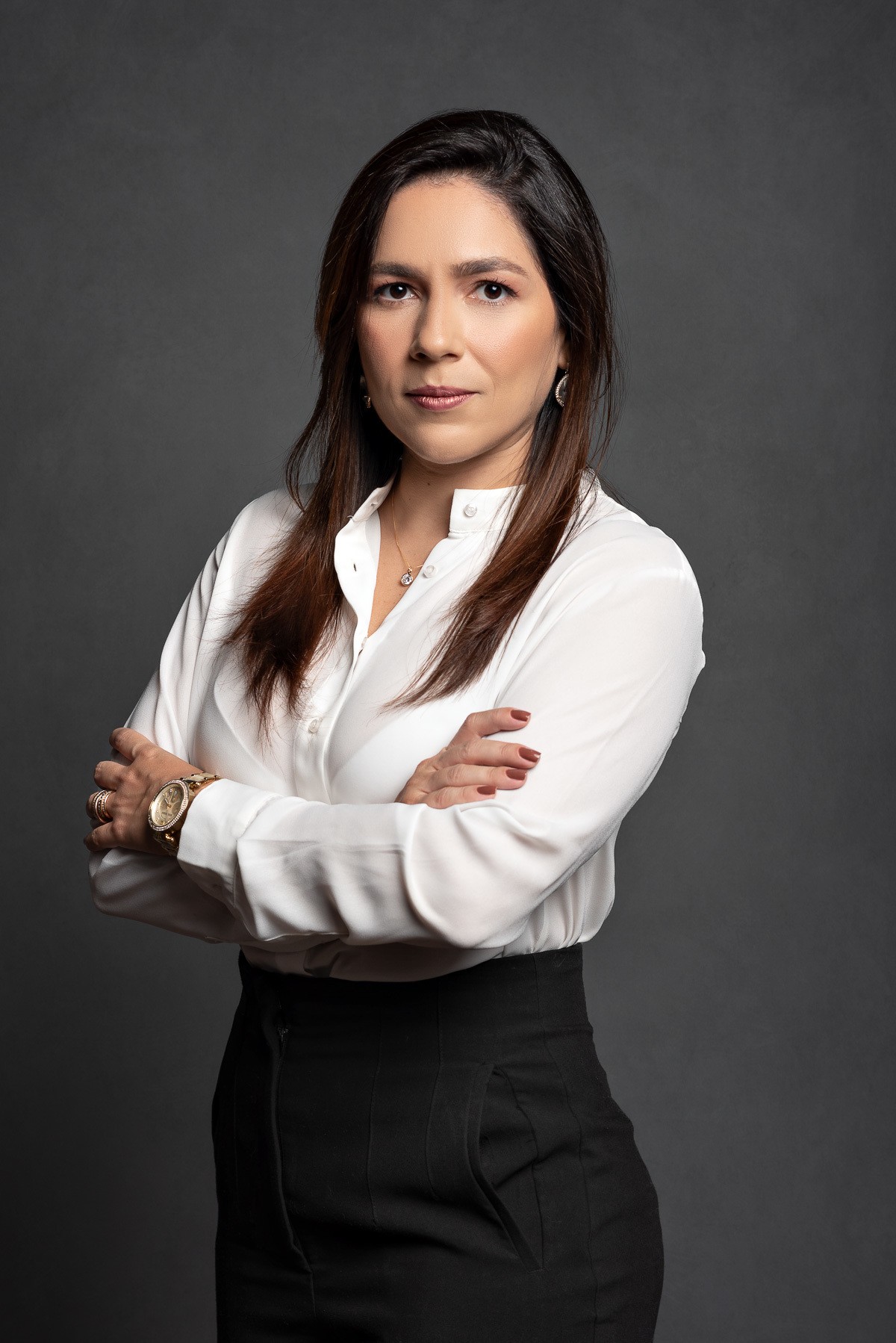 Retrato Corporativo Empresaria da Doutora Marcelle Andrade realizado no Estúdio Abrassear em Contagem pelo Fotógrafo Gresley Guimarães Fotografia