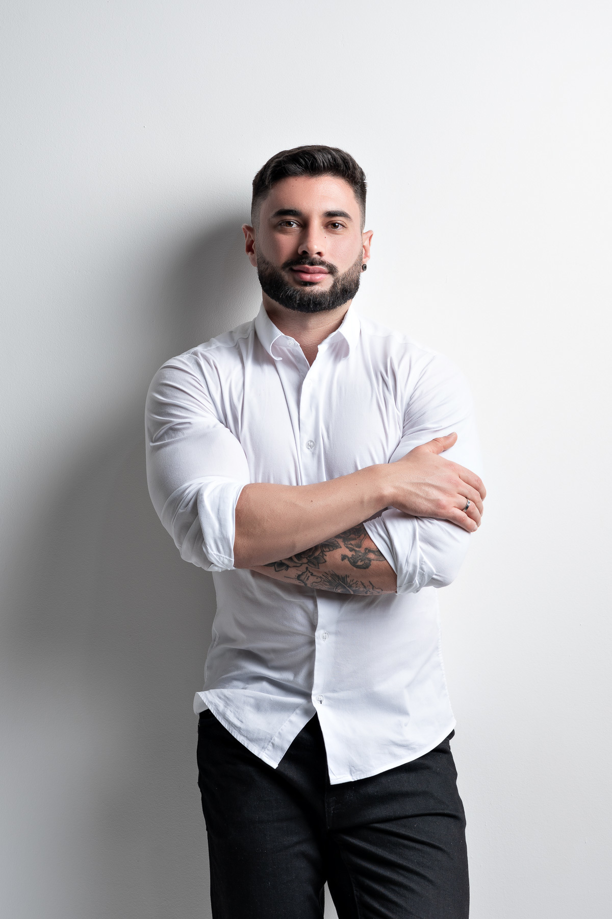 Retrato Corporativo Nutricionista André Mota no Estúdio Abrassear em Contagem e BH, fotos para perfil profissional na redes sociais e sites, retrato empresarial