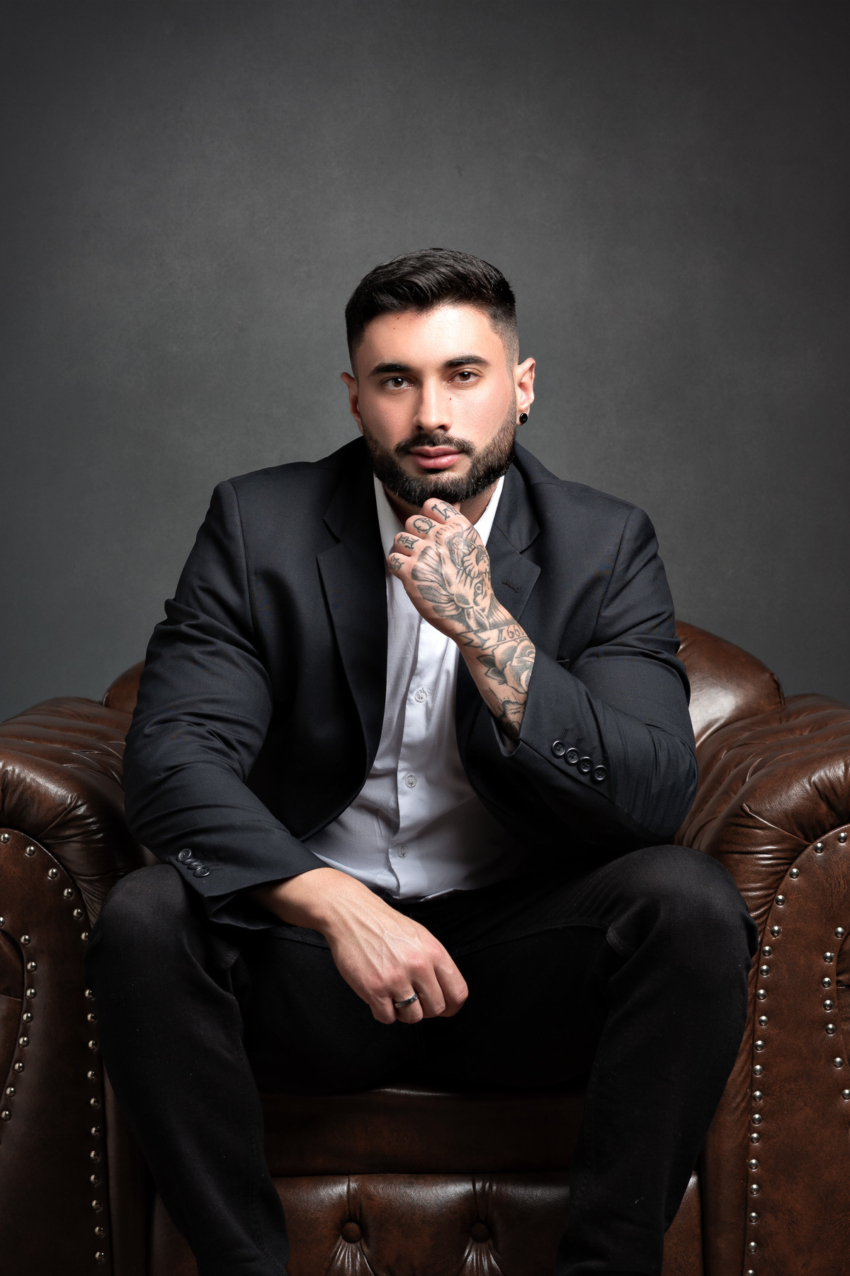 Retrato Corporativo Nutricionista André Mota no Estúdio Abrassear em Contagem e BH, fotos para perfil profissional na redes sociais e sites, retrato empresarial