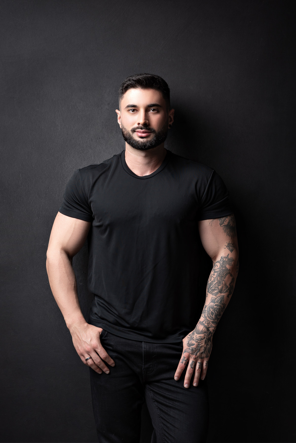 Retrato Corporativo Nutricionista André Mota no Estúdio Abrassear em Contagem e BH, fotos para perfil profissional na redes sociais e sites, retrato empresarial