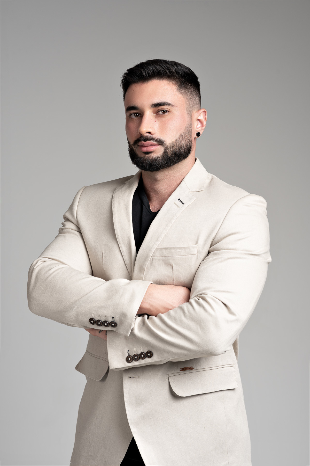 Retrato Corporativo Nutricionista André Mota no Estúdio Abrassear em Contagem e BH, fotos para perfil profissional na redes sociais e sites, retrato empresarial