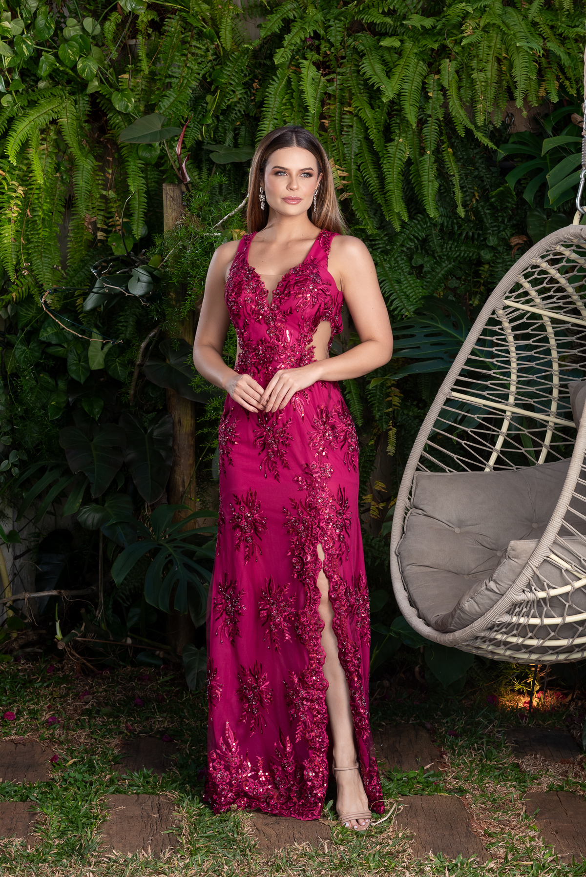 Fotografia de Moda Vida Nua Vestidos para Festas e Eventos, realizado na Casa Ensaios em Nova Lima pelo Fotógrafo Gresley Guimarães do Estúdio Abrassear