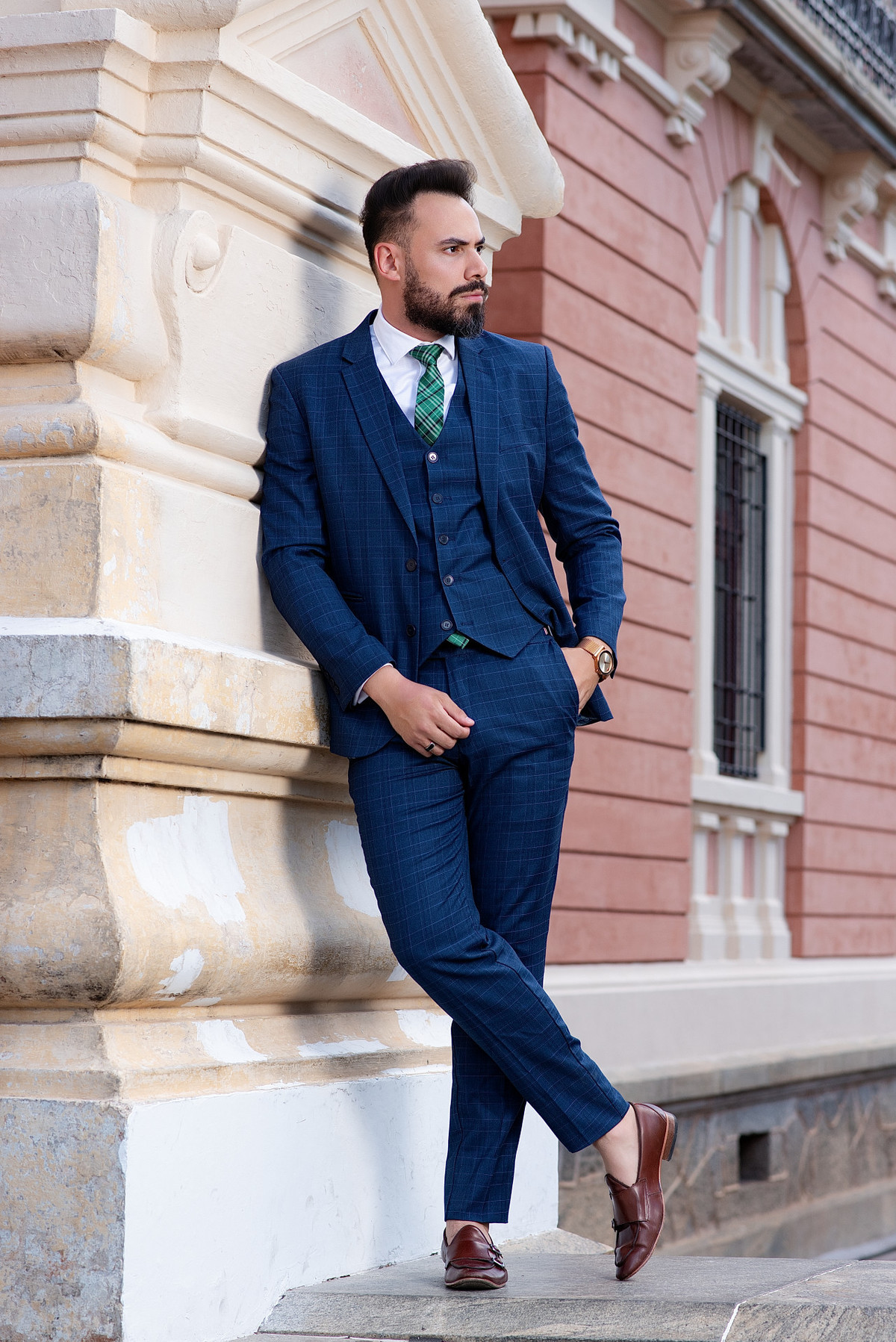 Editorial Moda Masculina Guillermo Eco Alfaiataria realizado na Praça da Liberdade em Belo Horizonte pelo Fotógrafo de Moda Gresley Guimarães do Estúdio Abrassear de Contagem