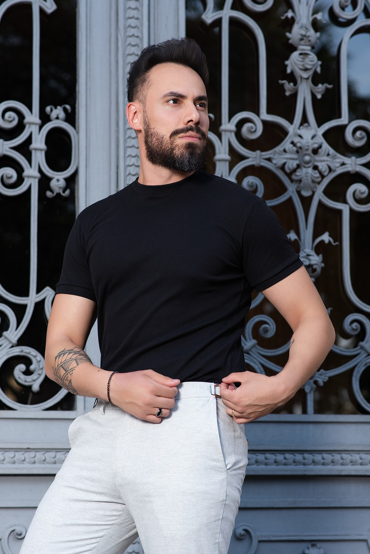 Editorial Moda Masculina Guillermo Eco Alfaiataria realizado na Praça da Liberdade em Belo Horizonte pelo Fotógrafo de Moda Gresley Guimarães do Estúdio Abrassear de Contagem