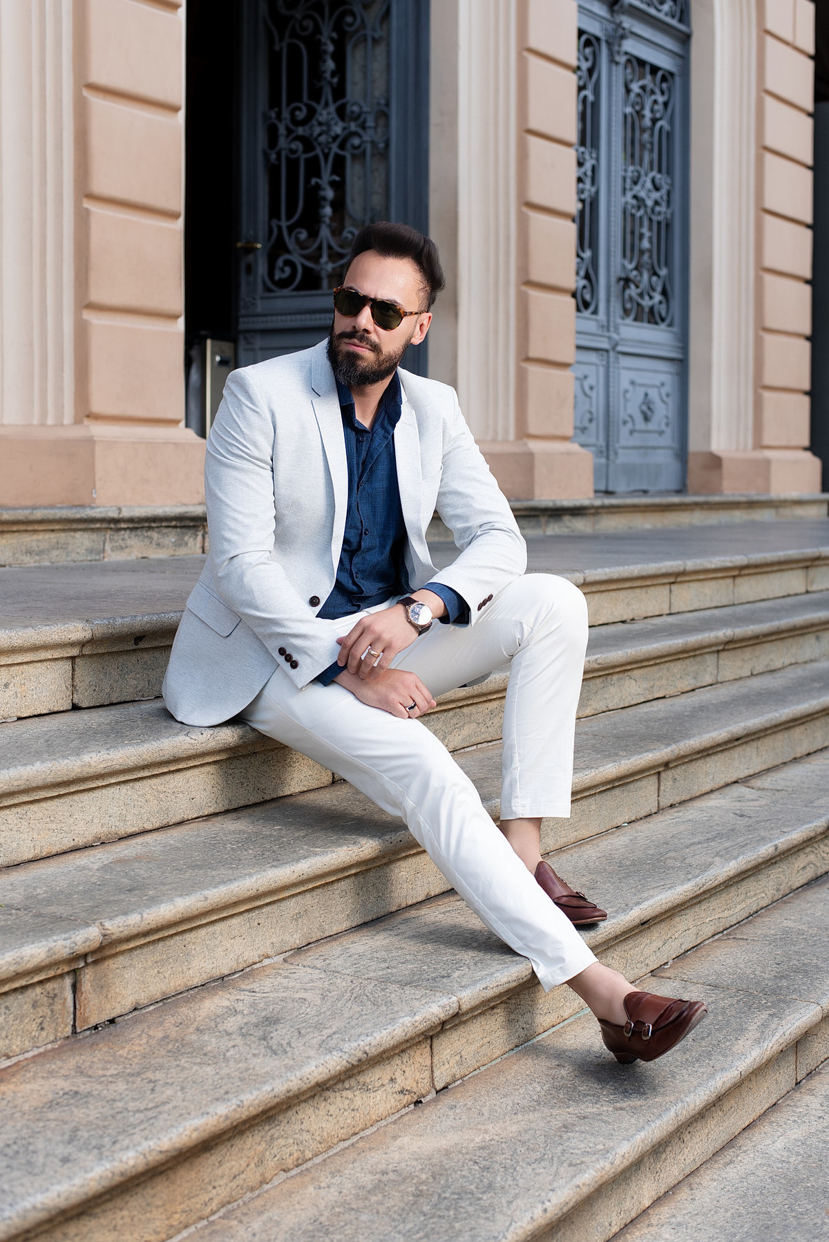 Editorial Moda Masculina Guillermo Eco Alfaiataria realizado na Praça da Liberdade em Belo Horizonte pelo Fotógrafo de Moda Gresley Guimarães do Estúdio Abrassear de Contagem