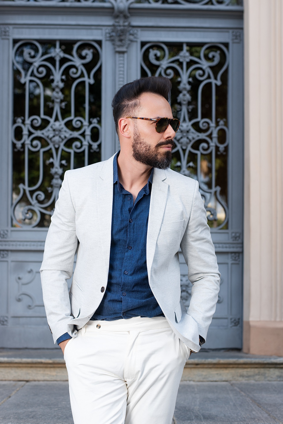 Editorial Moda Masculina Guillermo Eco Alfaiataria realizado na Praça da Liberdade em Belo Horizonte pelo Fotógrafo de Moda Gresley Guimarães do Estúdio Abrassear de Contagem