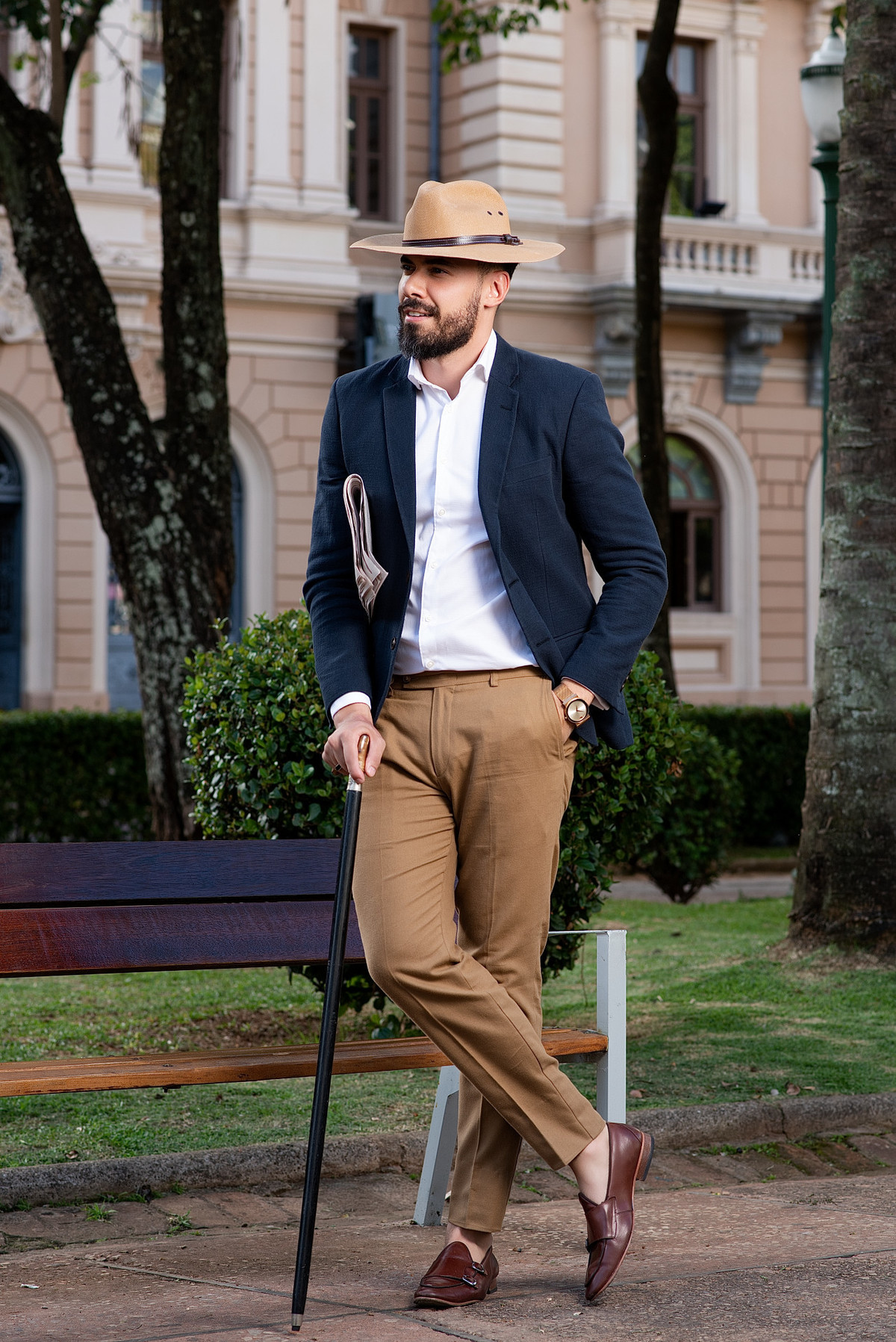 Editorial Moda Masculina Guillermo Eco Alfaiataria realizado na Praça da Liberdade em Belo Horizonte pelo Fotógrafo de Moda Gresley Guimarães do Estúdio Abrassear de Contagem