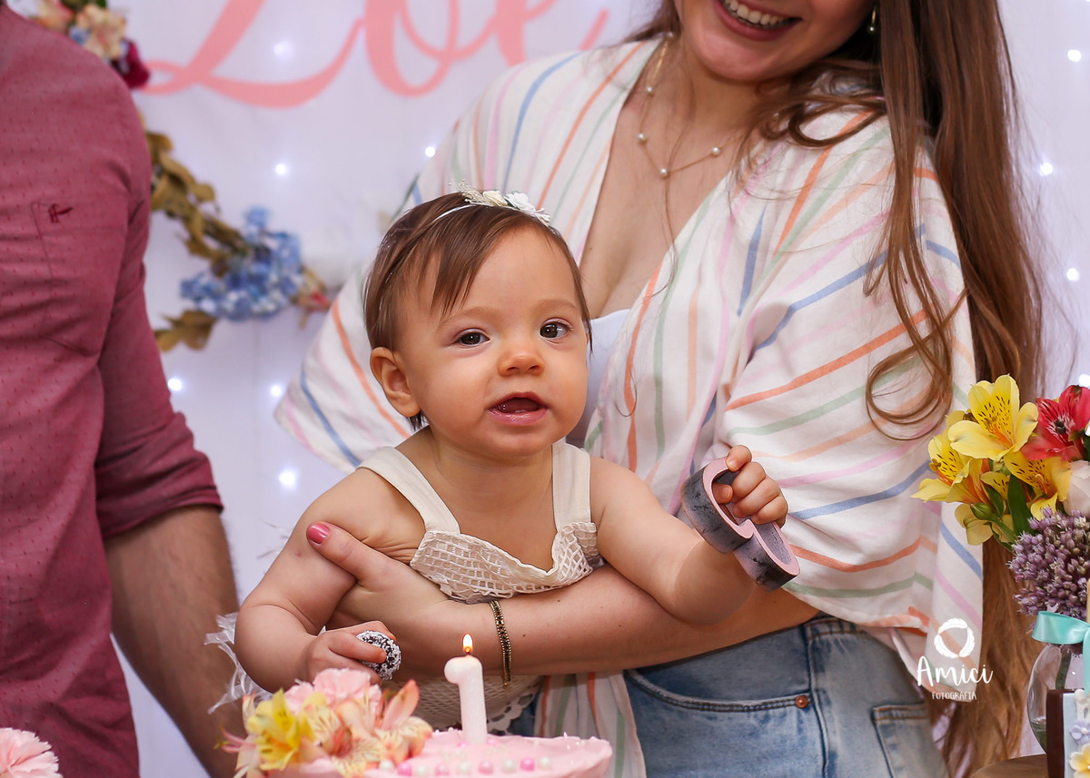 Fotografia infantil, bebê fazendo careta.