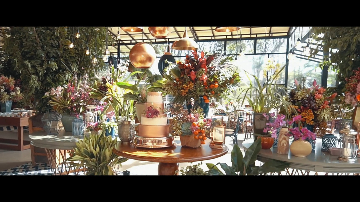 FOTOGRAFIA DA DECORAÇÃO DE CASAMENTO NA FAZENDA SANTA BÁRBARA POR HRT FILMES