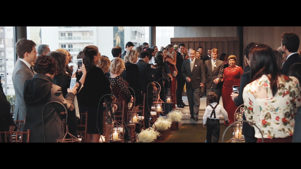 FOTOGRAFIA DA CERIMÔNIA NOIVO ENTRANDO NO ESPAÇO TRIO PÉRGOLA EM SÃO PAULO POR HRT FILMES