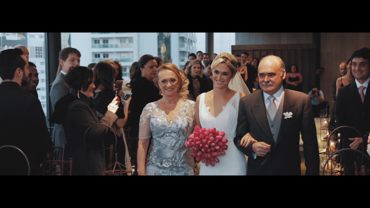 FOTOGRAFIA DA CERIMÔNIA NOIVA ENTRANDO NO ESPAÇO TRIO PÉRGOLA EM SÃO PAULO POR HRT FILMES