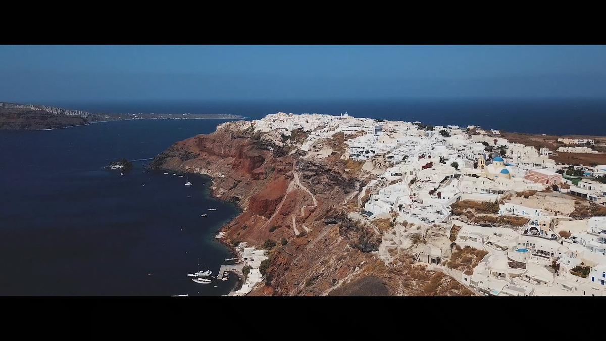 FOTOGRAFIA AÉREA DA ILHA DE SANTORINI - GRÉCIA POR HRT FILMES