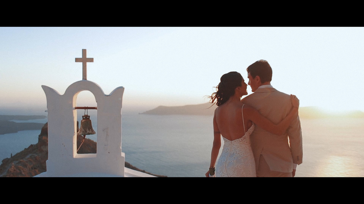 FOTOGRAFIA ENSAIO DE CASAL EM SANTORINI - POR DO SOL- GRÉCIA POR HRT FILMES