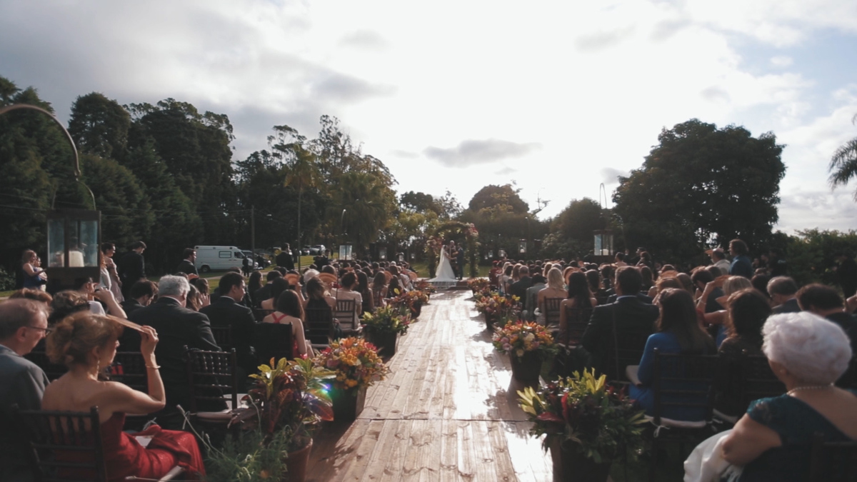 FOTOGRAFIA DA CERIMÔNIA NO CAMPO FAZENDA DONA CATARINA POR HRT FILMES
