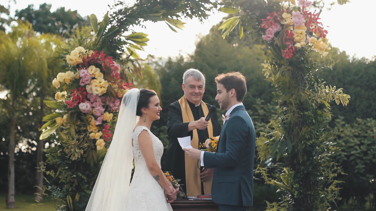 FOTOGRAFIA DA CERIMÔNIA NO CAMPO FAZENDA DONA CATARINA POR HRT FILMES