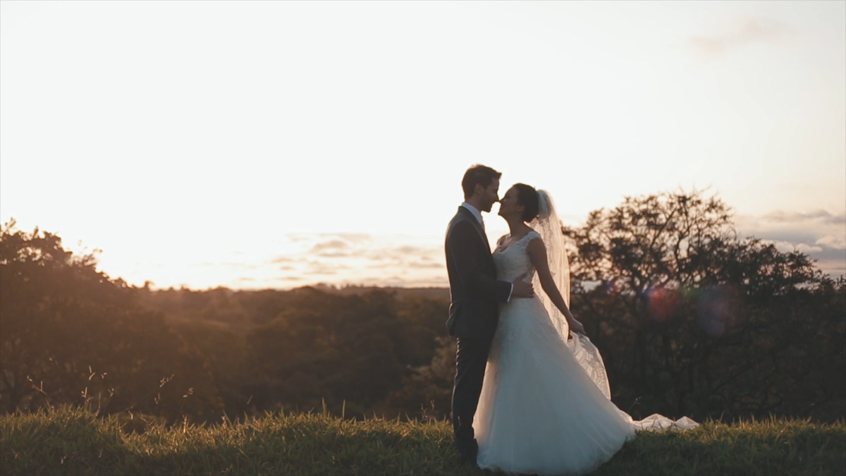 FOTOGRAFIA ENSAIO DOS NOIVOS NA FAZENDA DONA CATARINA POR HRT FILMES