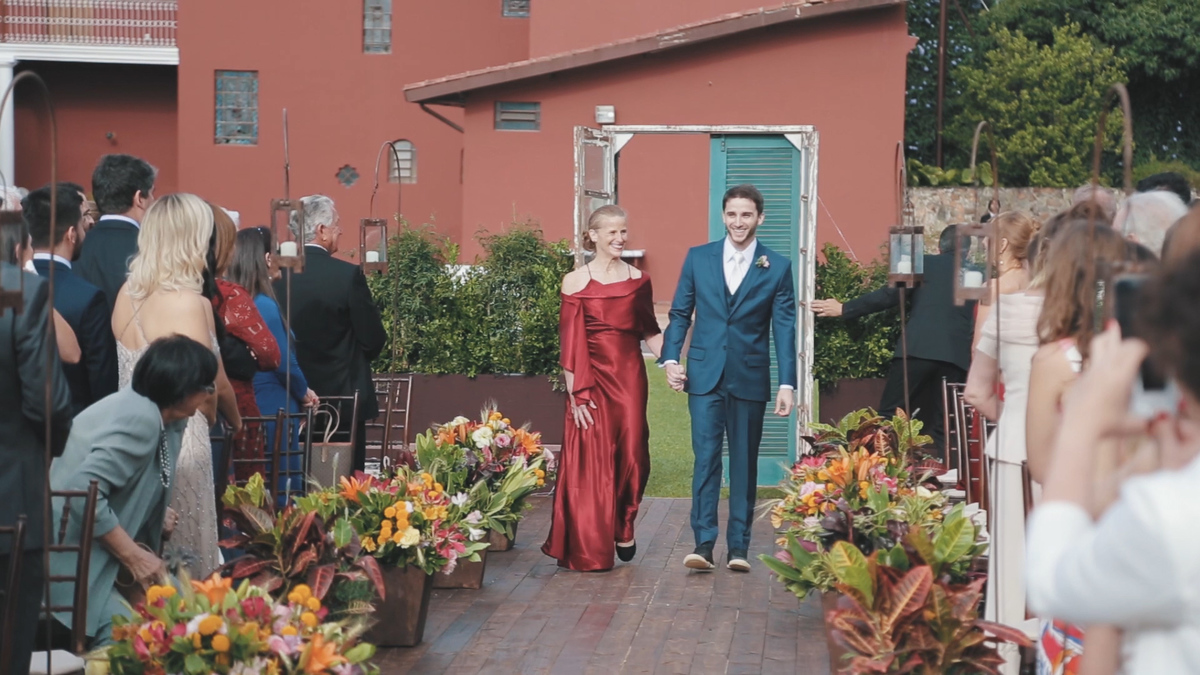 FOTOGRAFIA DA ENTRADA DO NOIVO FAZENDA DONA CATARINA POR HRT FILMES