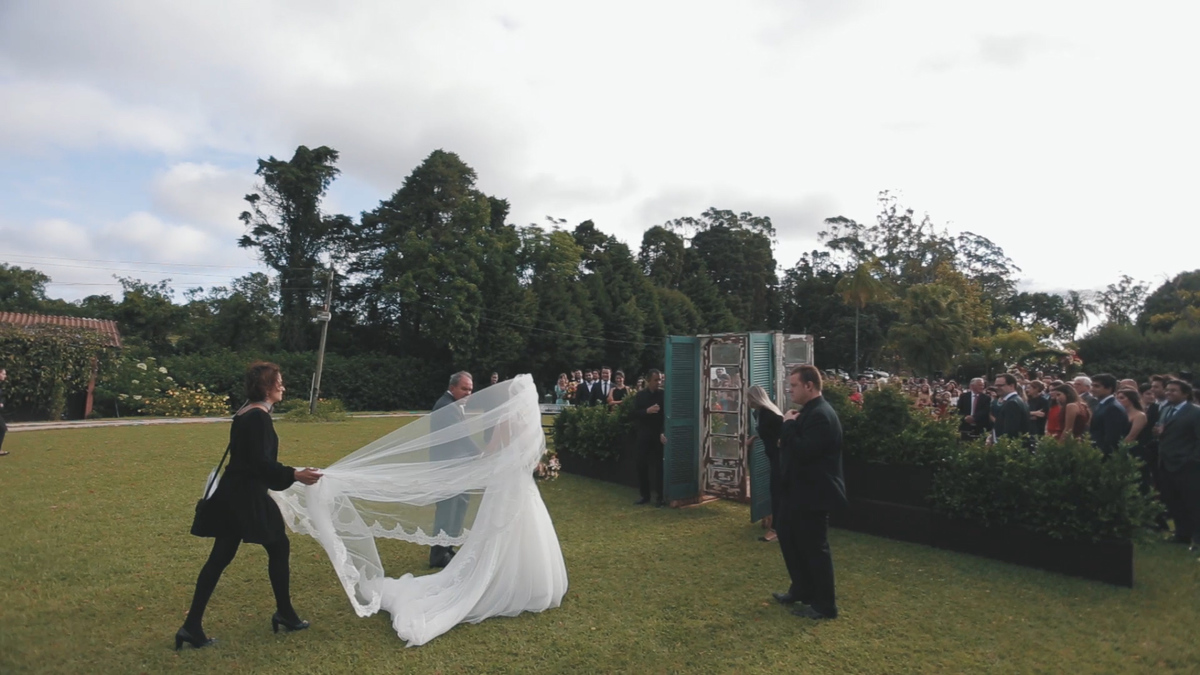 FOTOGRAFIA DA ENTRADA DA NOIVA FAZENDA DONA CATARINA POR HRT FILMES